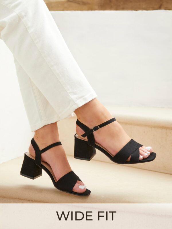 Perfect Fit: Heeled Sandals for Day and Night